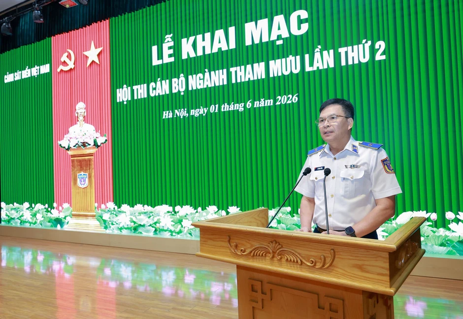 Xây dựng đội ngũ cán bộ ngành tham mưu “vừa hồng, vừa chuyên”