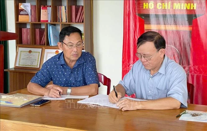 Xây dựng lá chắn tư tưởng từ cơ sở: Bài 2 - Chăm lo 'nguồn mạch', giữ vững trận địa tư tưởng Xây dựng lá chắn tư tưởng từ cơ sở: Bài 2 - Chăm lo 'nguồn mạch', giữ vững trận địa tư tưởng