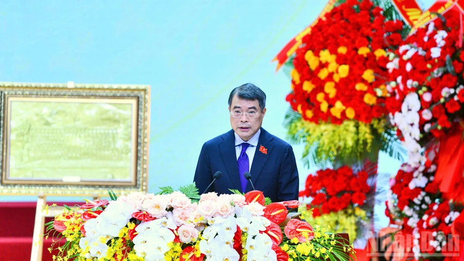 Xây dựng lực lượng Công an thành phố Hải Phòng thật sự trong sạch, vững mạnh, chính quy, tinh nhuệ, hiện đại Xây dựng lực lượng Công an thành phố Hải Phòng thật sự trong sạch, vững mạnh, chính quy, tinh nhuệ, hiện đại