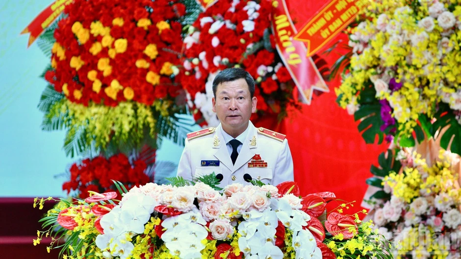Xây dựng lực lượng Công an thành phố Hải Phòng thật sự trong sạch, vững mạnh, chính quy, tinh nhuệ, hiện đại Xây dựng lực lượng Công an thành phố Hải Phòng thật sự trong sạch, vững mạnh, chính quy, tinh nhuệ, hiện đại