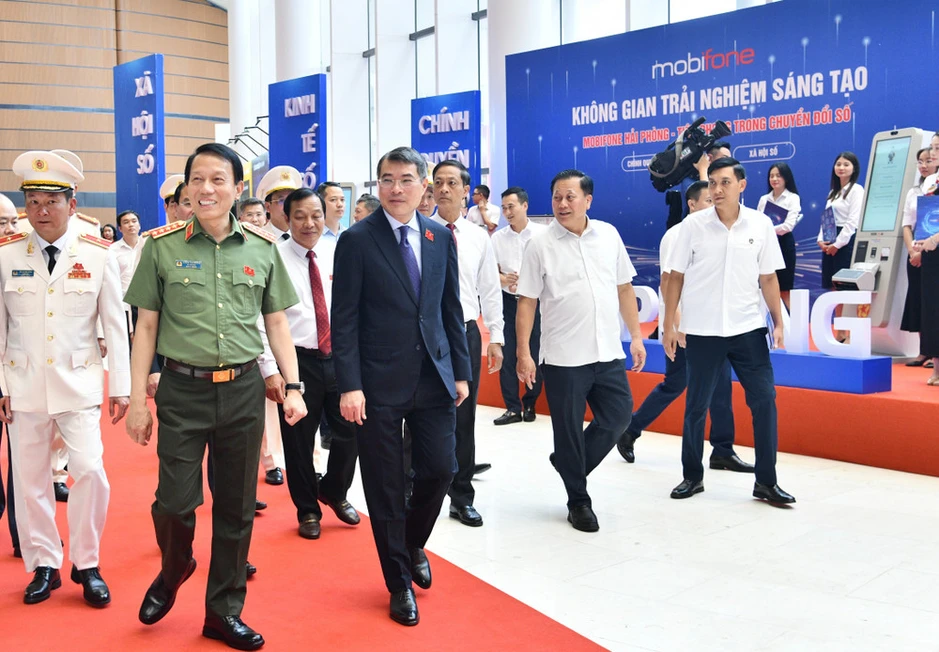 Xây dựng lực lượng Công an thành phố Hải Phòng thật sự trong sạch, vững mạnh, chính quy, tinh nhuệ, hiện đại Xây dựng lực lượng Công an thành phố Hải Phòng thật sự trong sạch, vững mạnh, chính quy, tinh nhuệ, hiện đại