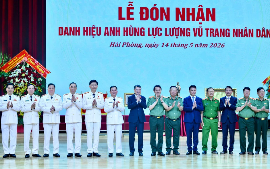Xây dựng lực lượng Công an thành phố Hải Phòng thật sự trong sạch, vững mạnh, chính quy, tinh nhuệ, hiện đại Xây dựng lực lượng Công an thành phố Hải Phòng thật sự trong sạch, vững mạnh, chính quy, tinh nhuệ, hiện đại