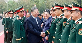 Xây dựng lực lượng vũ trang Quân khu 1 vững mạnh toàn diện, đáp ứng yêu cầu mới
