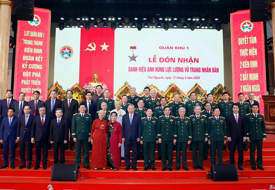 Xây dựng lực lượng vũ trang Quân khu 1 vững mạnh toàn diện, đáp ứng yêu cầu mới Xây dựng lực lượng vũ trang Quân khu 1 vững mạnh toàn diện, đáp ứng yêu cầu mới