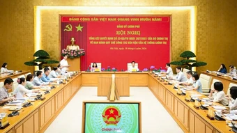 Xây dựng nền hành chính hiện đại, chuyên nghiệp, vì nhân dân phục vụ