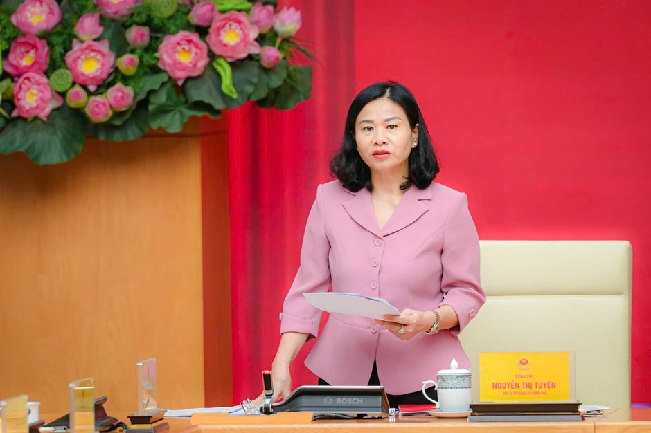 Xây dựng nền hành chính hiện đại, chuyên nghiệp, vì nhân dân phục vụ Xây dựng nền hành chính hiện đại, chuyên nghiệp, vì nhân dân phục vụ