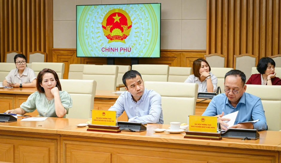 Xây dựng nền hành chính hiện đại, chuyên nghiệp, vì nhân dân phục vụ Xây dựng nền hành chính hiện đại, chuyên nghiệp, vì nhân dân phục vụ