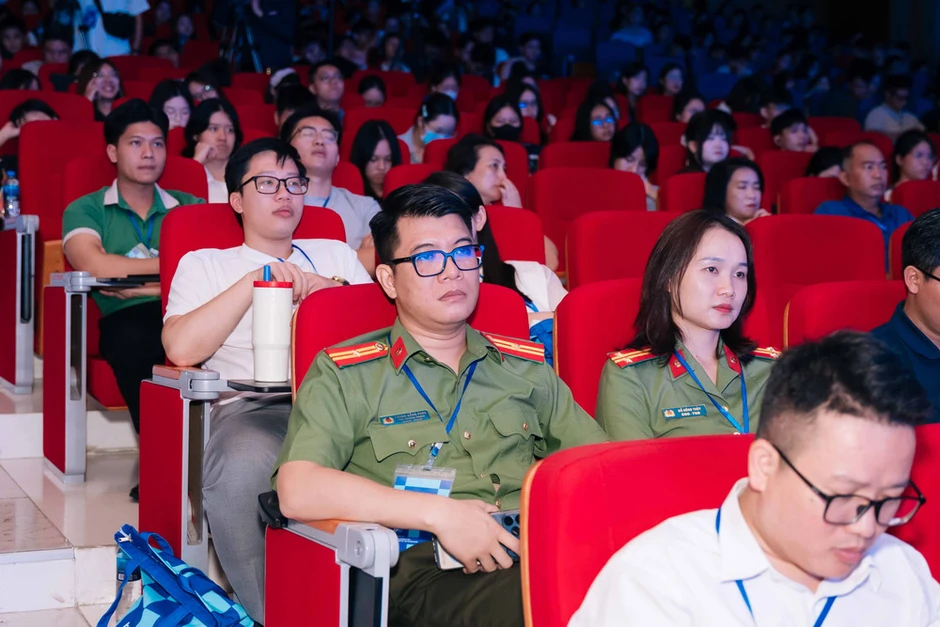 Xây dựng phản xạ kiểm chứng thông tin trong kỷ nguyên AI Xây dựng phản xạ kiểm chứng thông tin trong kỷ nguyên AI