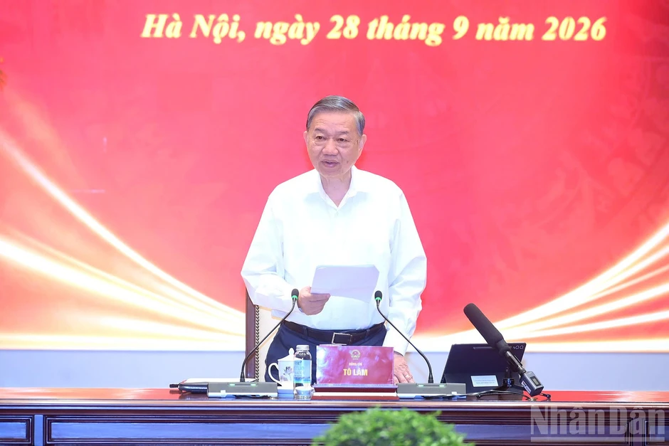 Xây dựng pháp luật và thực thi pháp luật phải là một chỉnh thể thống nhất Xây dựng pháp luật và thực thi pháp luật phải là một chỉnh thể thống nhất