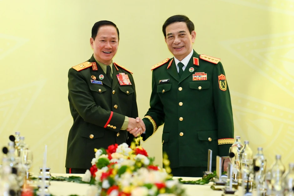 Xây dựng quan hệ Việt Nam-Lào mãi mãi xanh tươi, đời đời bền vững Xây dựng quan hệ Việt Nam-Lào mãi mãi xanh tươi, đời đời bền vững
