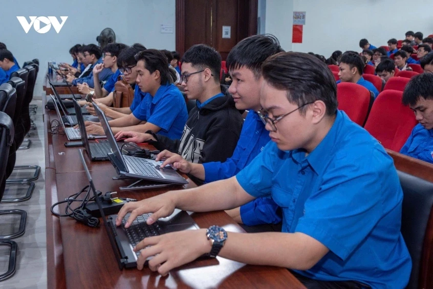 Xây dựng "lá chắn" bảo vệ nền tảng tư tưởng của Đảng trên không gian số Xây dựng "lá chắn" bảo vệ nền tảng tư tưởng của Đảng trên không gian số
