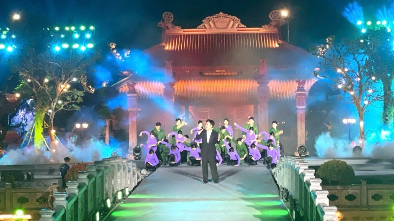 Xúc động chương trình nghệ thuật chính luận “Bản hùng ca trên sông” Xúc động chương trình nghệ thuật chính luận “Bản hùng ca trên sông”
