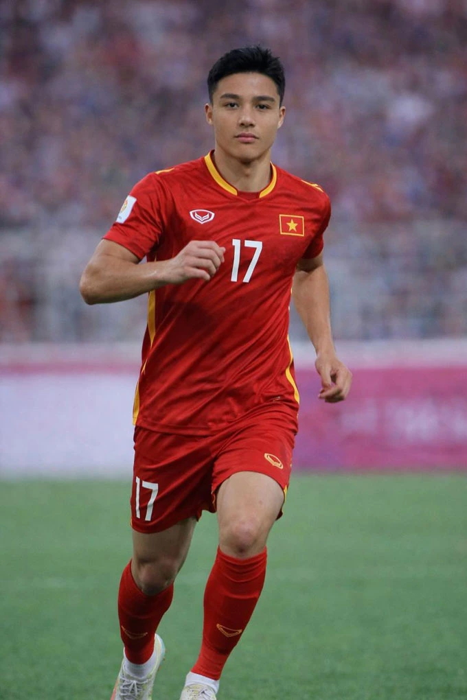 Antonio Moric, 'tiểu Modric' mang một nửa dòng máu Việt Antonio Moric, 'tiểu Modric' mang một nửa dòng máu Việt