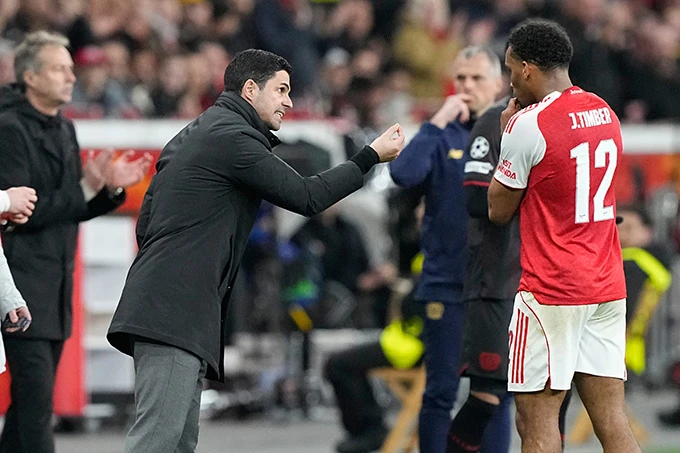 Arteta cũng là tay quái kiệt Arteta cũng là tay quái kiệt