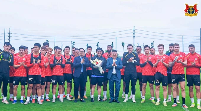 Bầu Thuỵ & HLV Vũ Tiến Thành: Vì ta cần nhau