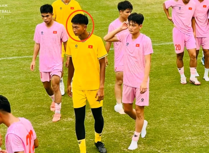 Cầu thủ đại học Nhật Bản cùng tiền đạo gốc Croatia lên U19 Việt Nam Cầu thủ đại học Nhật Bản cùng tiền đạo gốc Croatia lên U19 Việt Nam