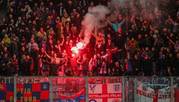 Cổ động viên Crystal Palace và Vallecano ẩu đả tại Đức