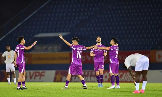 Kết quả Becamex TP.HCM 2-0 Hà Tĩnh: Chủ nhà thoát hiểm từ một ‘cực phẩm’ Kết quả Becamex TP.HCM 2-0 Hà Tĩnh: Chủ nhà thoát hiểm từ một ‘cực phẩm’