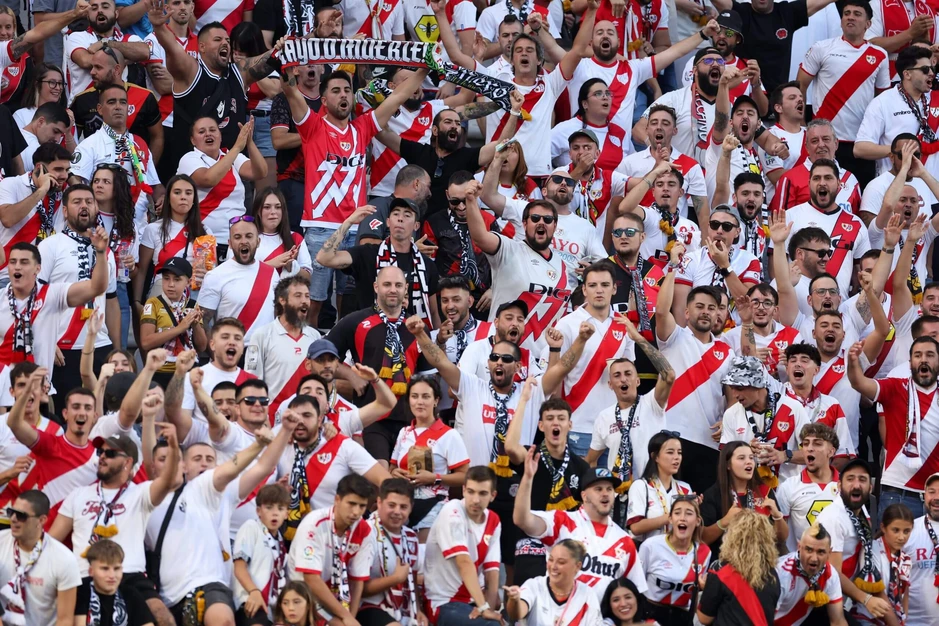 Khi Rayo Vallecano mang tinh thần khu phố ra chung kết châu Âu Khi Rayo Vallecano mang tinh thần khu phố ra chung kết châu Âu