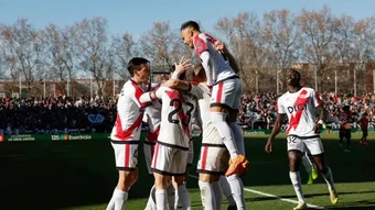Khi Rayo Vallecano mang tinh thần khu phố ra chung kết châu Âu