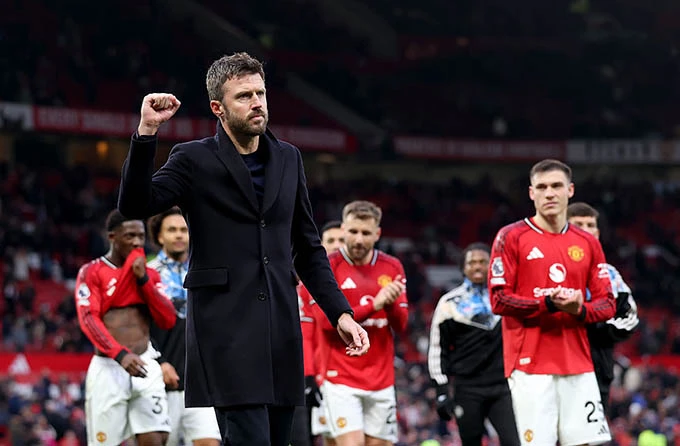 Quá đen cho Michael Carrick với xu hướng cục súc của Arsenal Quá đen cho Michael Carrick với xu hướng cục súc của Arsenal