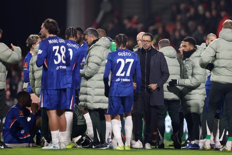 Tại sao Chelsea không thể kiểm soát trận đấu?