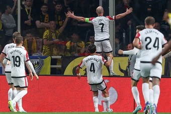 Thua AEK 1-3, Rayo vẫn vào bán kết Conference League