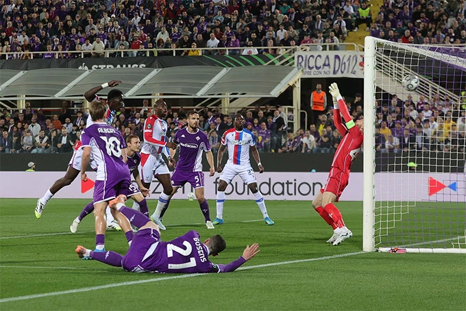 Thua ngược Fiorentina nhưng Crystal Palace vẫn vào bán kết Conference League Thua ngược Fiorentina nhưng Crystal Palace vẫn vào bán kết Conference League