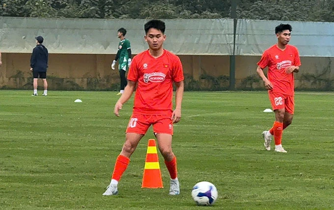 Tiền vệ Việt kiều Andrej Nguyễn An Khánh vẫn chờ ngày tái ngộ U23 Việt Nam Tiền vệ Việt kiều Andrej Nguyễn An Khánh vẫn chờ ngày tái ngộ U23 Việt Nam