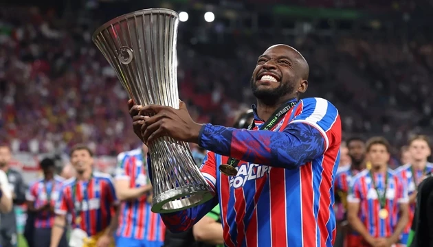 Từ bước hụt ở Milan đến đỉnh cao vinh quang của Mateta Từ bước hụt ở Milan đến đỉnh cao vinh quang của Mateta