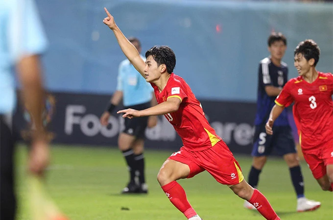 Vì sao ‘thần đồng’ HAGL Trần Gia Bảo vắng mặt ở U19 Việt Nam? Vì sao ‘thần đồng’ HAGL Trần Gia Bảo vắng mặt ở U19 Việt Nam?