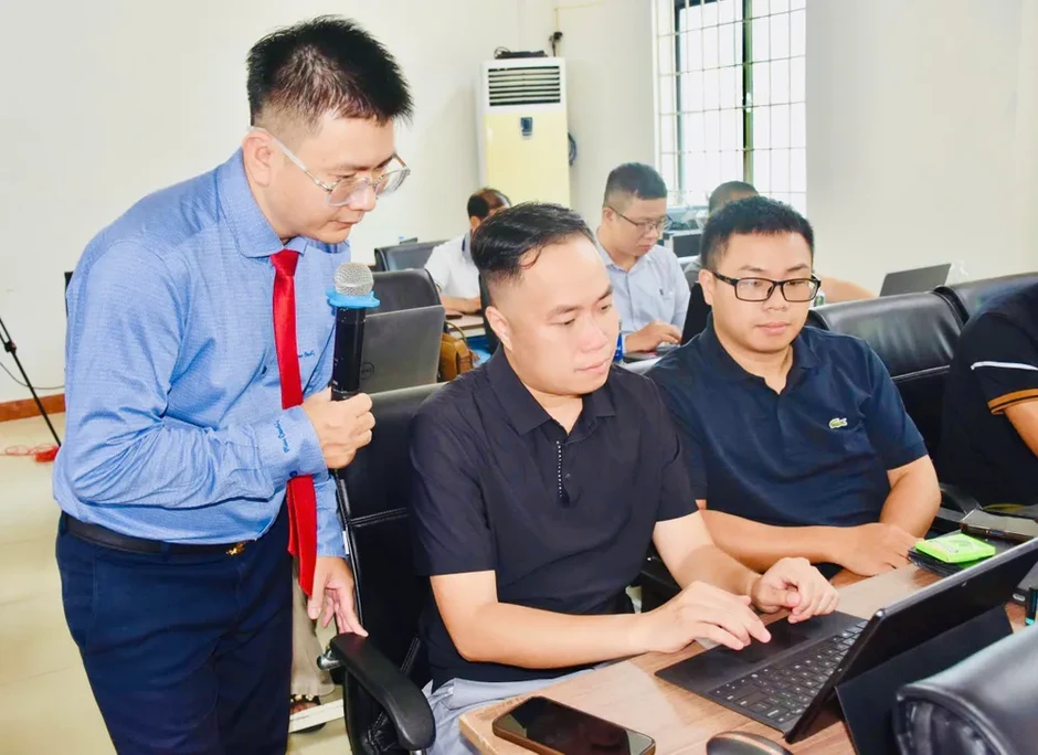 40 doanh nghiệp học cách quản trị và vận hành bằng AI 40 doanh nghiệp học cách quản trị và vận hành bằng AI