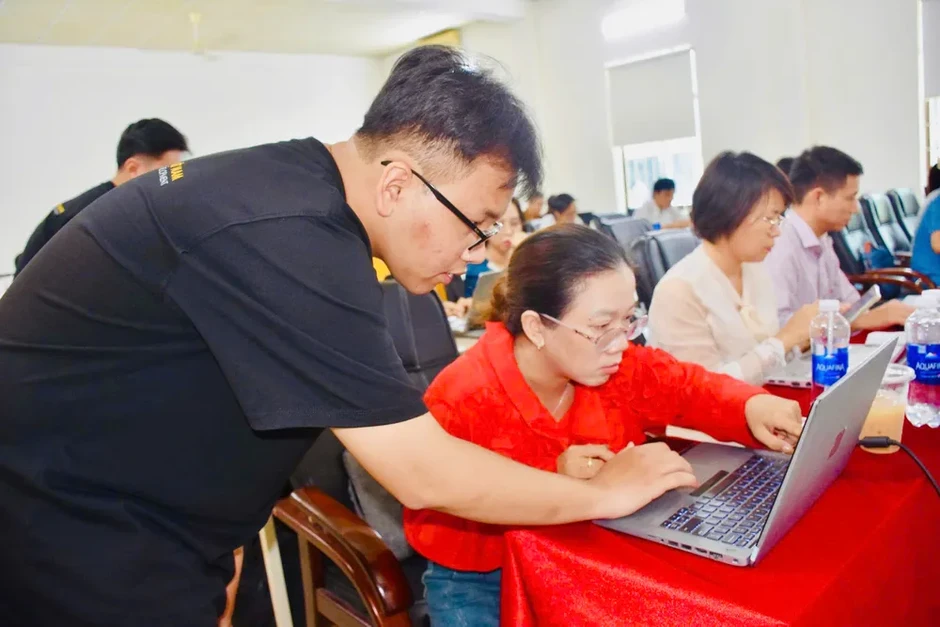 40 doanh nghiệp học cách quản trị và vận hành bằng AI 40 doanh nghiệp học cách quản trị và vận hành bằng AI