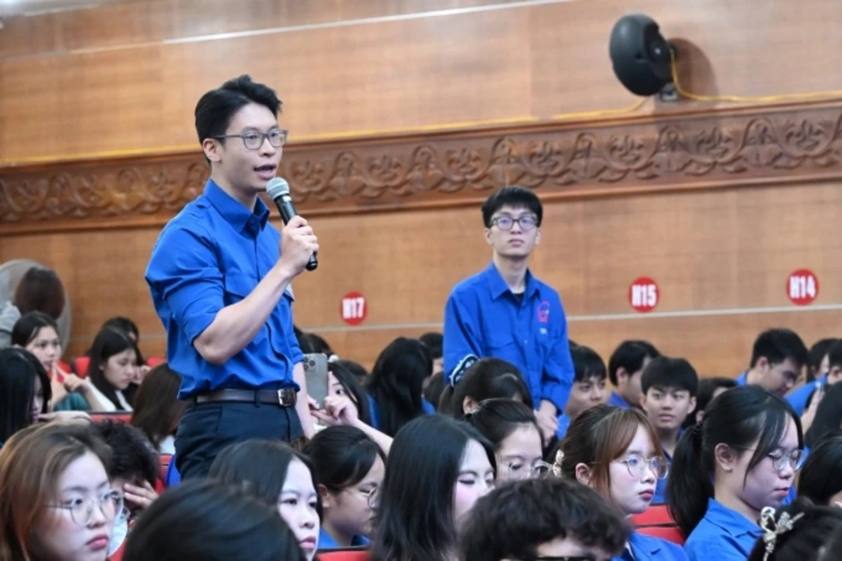 'Ai cũng có thể bắt đầu hành trình nghiên cứu khoa học' 'Ai cũng có thể bắt đầu hành trình nghiên cứu khoa học'