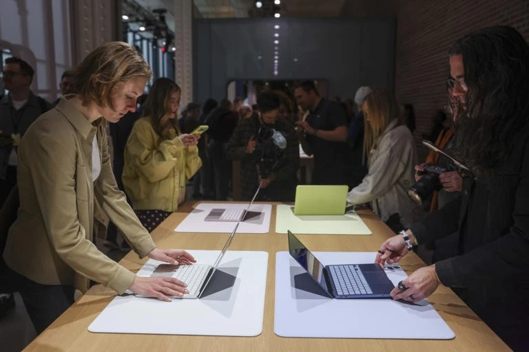 Apple tấn công Android, Windows bằng iPhone, MacBook giá rẻ Apple tấn công Android, Windows bằng iPhone, MacBook giá rẻ