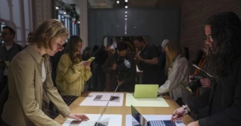 Apple tấn công Android, Windows bằng iPhone, MacBook giá rẻ