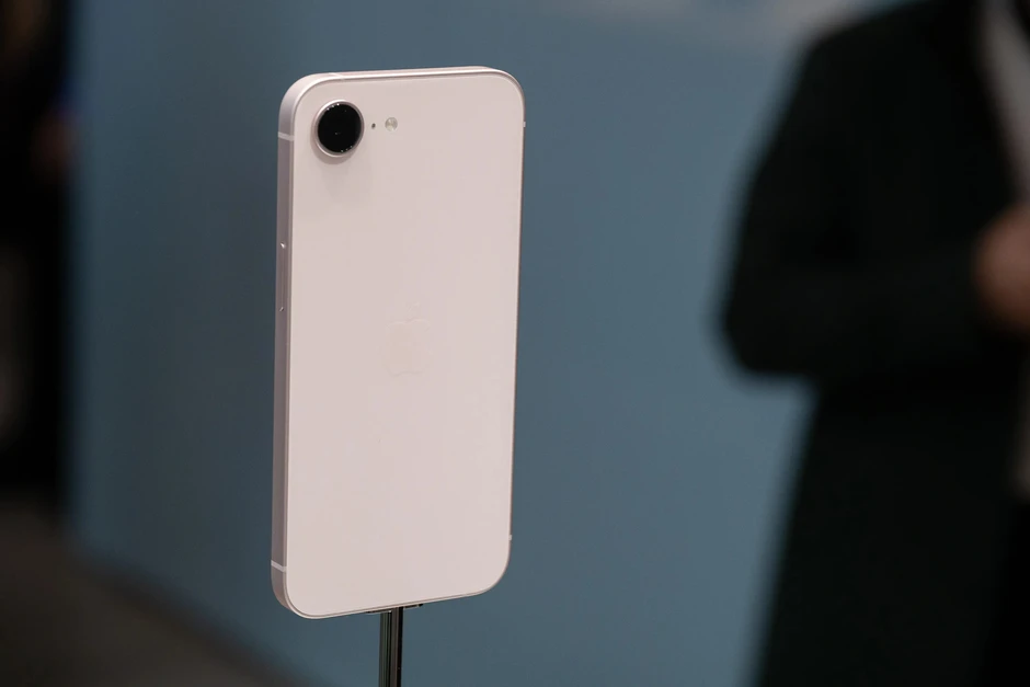Apple và Huawei là ngoại lệ Apple và Huawei là ngoại lệ