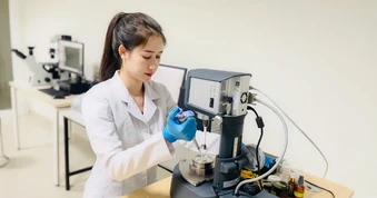 Bài 2: Gắn cơ chế với thực tiễn (Tiếp theo và hết) (*)