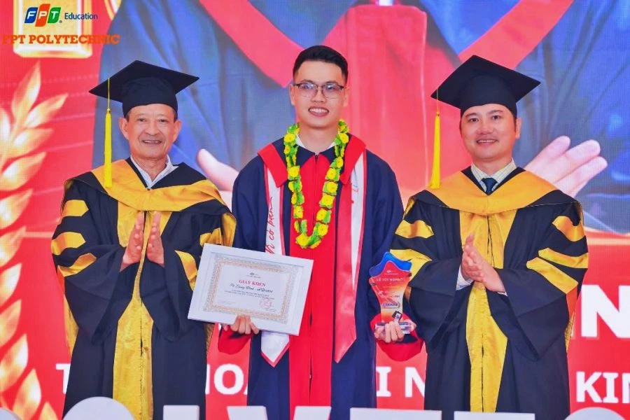 Bài học từ những người từng "rẽ hướng": 2K8 cần gì để không mất thời gian chọn lại?