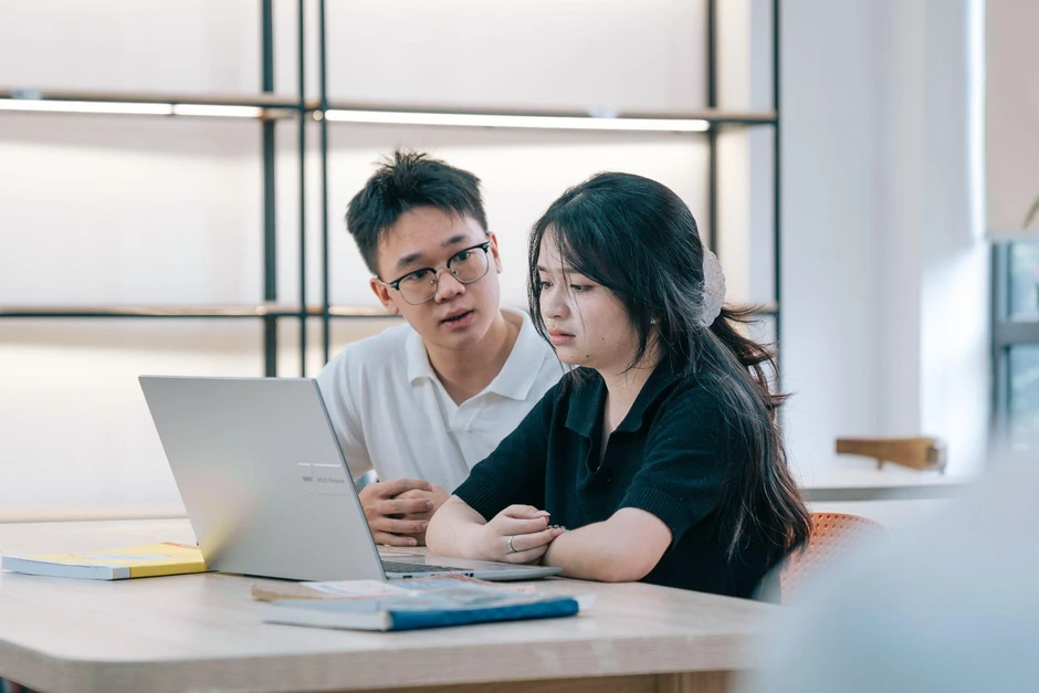 Bài học từ những người từng "rẽ hướng": 2K8 cần gì để không mất thời gian chọn lại?
