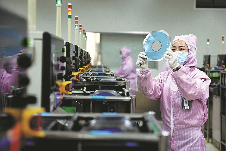 Bước tiến máy DUV của Trung Quốc khiến phương Tây lo ngại Bước tiến máy DUV của Trung Quốc khiến phương Tây lo ngại