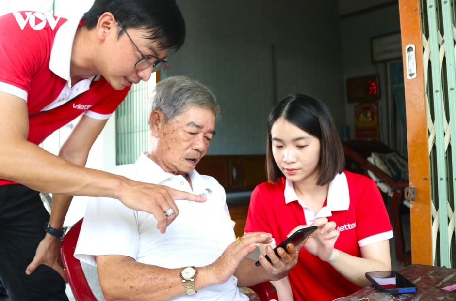Cà Mau đẩy mạnh tuyên truyền phong trào “Bình dân học vụ số” Cà Mau đẩy mạnh tuyên truyền phong trào “Bình dân học vụ số”