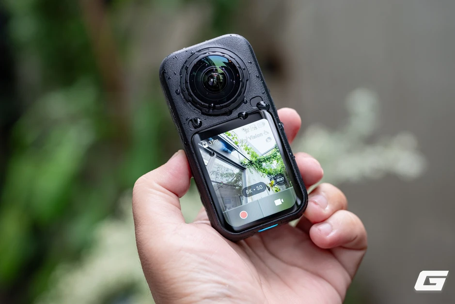 Cận cảnh Insta360 X6: Gọn hơn, mạnh hơn đã đành, lại còn có cả AI dựng video trực tiếp Cận cảnh Insta360 X6: Gọn hơn, mạnh hơn đã đành, lại còn có cả AI dựng video trực tiếp