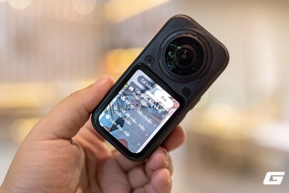 Cận cảnh Insta360 X6: Gọn hơn, mạnh hơn đã đành, lại còn có cả AI dựng video trực tiếp Cận cảnh Insta360 X6: Gọn hơn, mạnh hơn đã đành, lại còn có cả AI dựng video trực tiếp