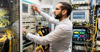 Cáp quang lập kỷ lục mới, có thể truyền 50 triệu phim cùng lúc