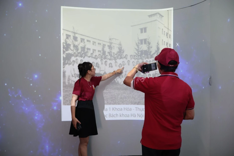 CETECH mang Projection Mapping 360° đến triển lãm 70 năm Đại học Bách khoa Hà Nội