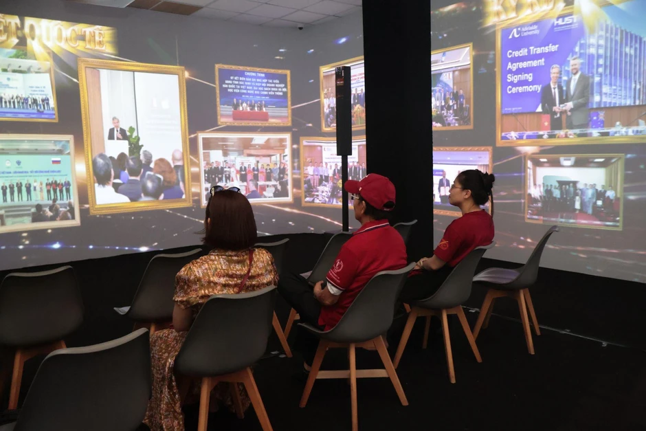 CETECH mang Projection Mapping 360° đến triển lãm 70 năm Đại học Bách khoa Hà Nội