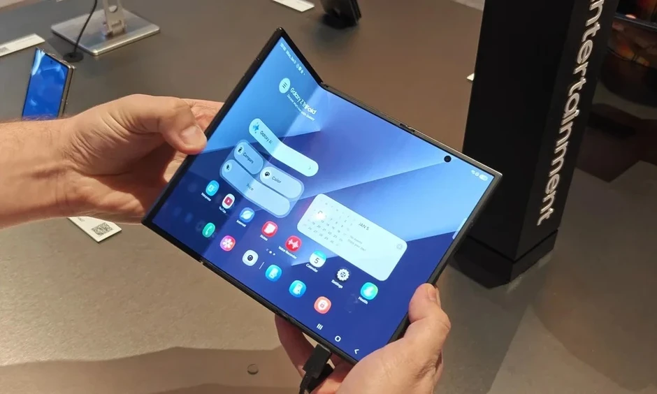 Chi tiết mới lạ trên Galaxy Z TriFold 2 Chi tiết mới lạ trên Galaxy Z TriFold 2