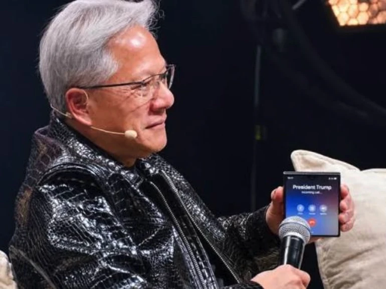 Chủ tịch Samsung và CEO NVIDIA cùng khoe Galaxy Z Fold8 trên sân khấu Chủ tịch Samsung và CEO NVIDIA cùng khoe Galaxy Z Fold8 trên sân khấu