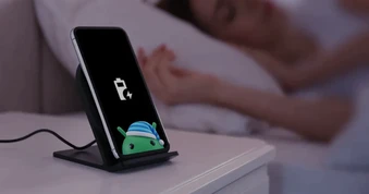 Chuyện gì xảy ra với điện thoại khi bạn cắm sạc qua đêm?